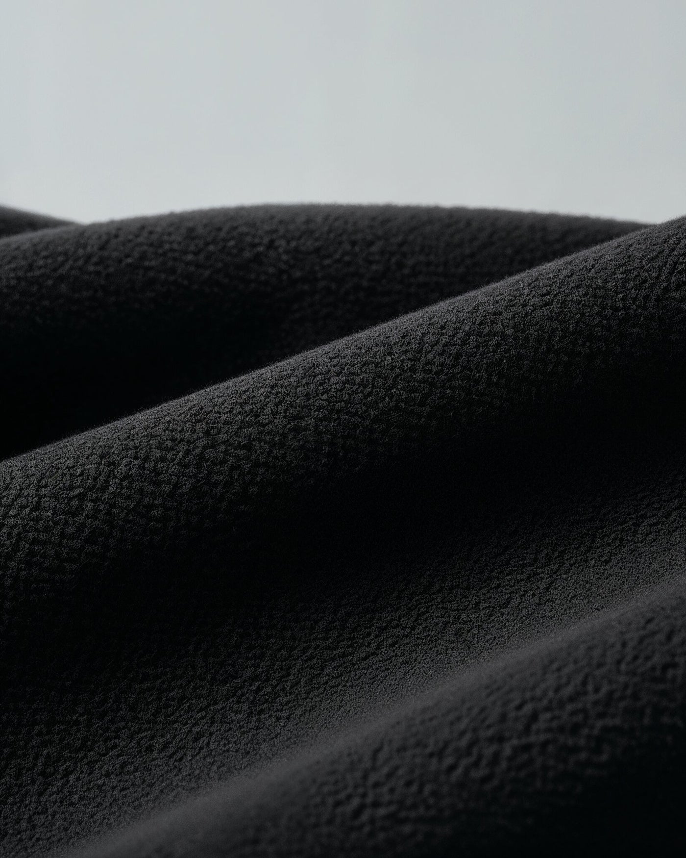 Männer Artic Fleece Hoodie "Invictus" schwarz von Label 23 – Detailansicht