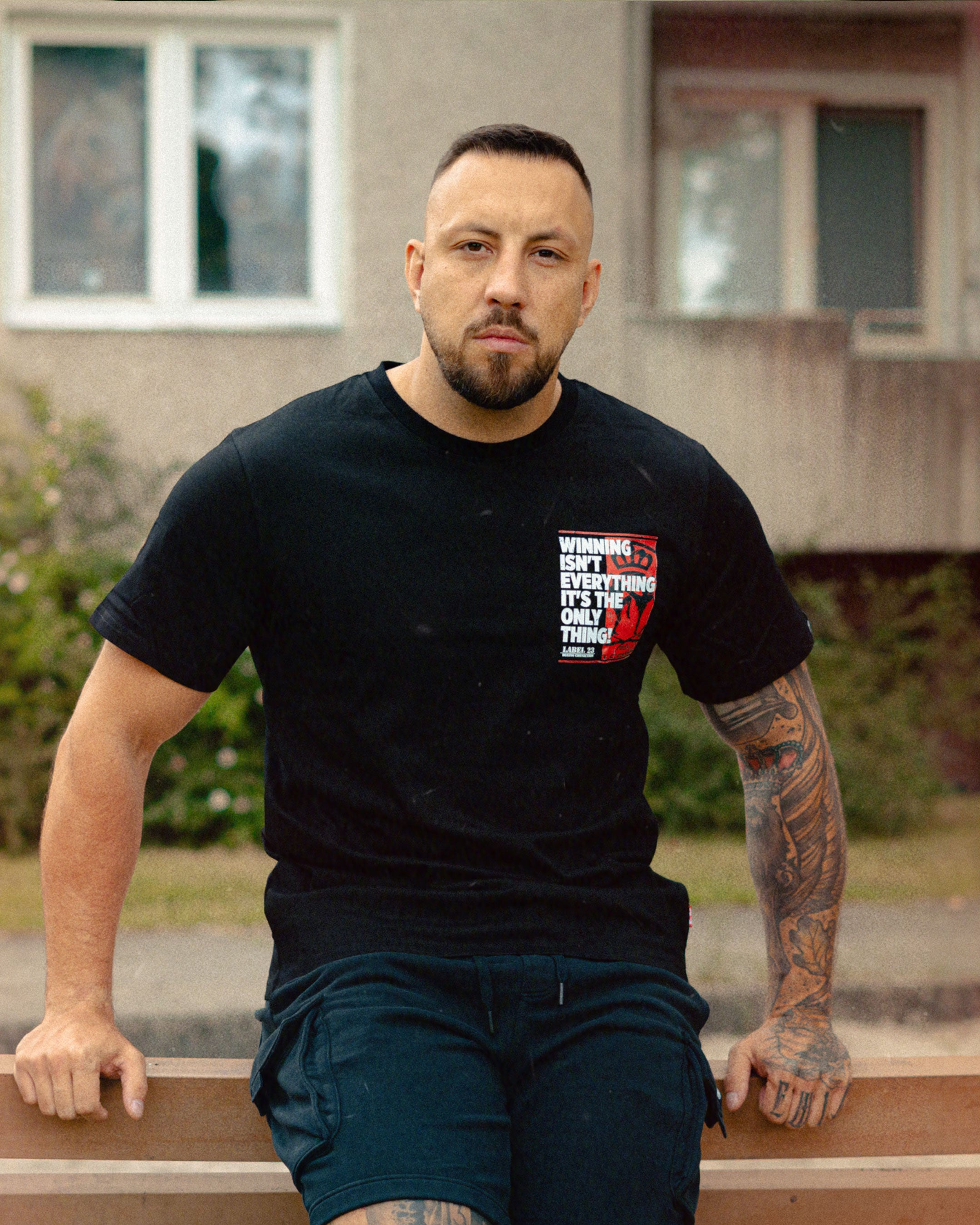 Herren T-Shirt ‚Winning‘ von Label 23 – schwarzes Statement-Shirt im sportlichen Boxstyle aus Baumwolle für Training und Streetwear